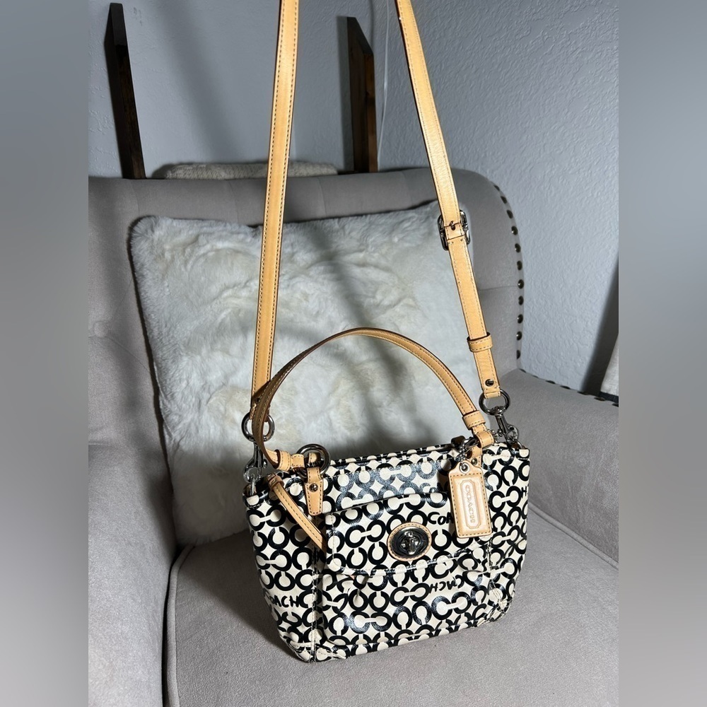 Pre-Owned Coach Black And White Patterned Purse Coated Canvas - Picture 16 of 16
